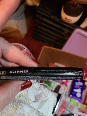 Red Nail Lacquer Eraser Pen